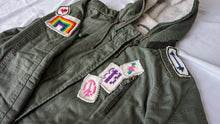 Load image into Gallery viewer, Loom Knit Retro Patches