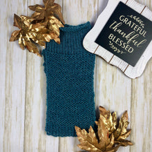 Load image into Gallery viewer, Loom Knit English Dickey