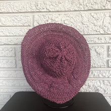 Load image into Gallery viewer, Loom Knit Current Situation Beach Hat