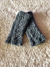 Load image into Gallery viewer, Loom Knit Braided Eyelet Finger less Gloves