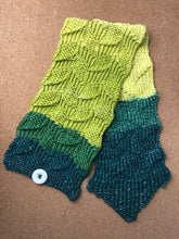 Load image into Gallery viewer, Loom Knit Leaf Headwrap/Cowl & Hat Set