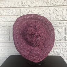 Load image into Gallery viewer, Loom Knit Current Situation Beach Hat
